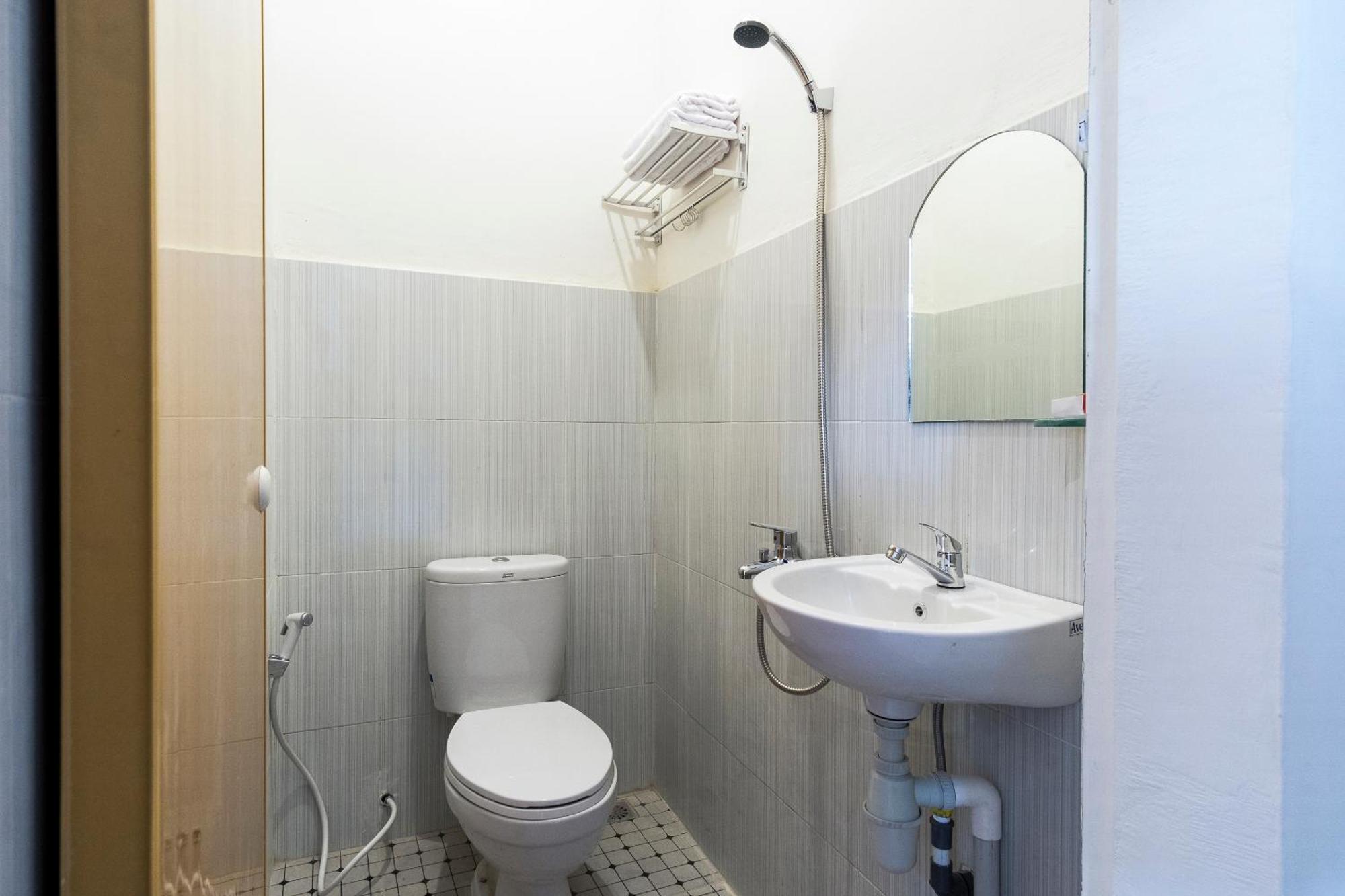 Super Oyo Capital O 873 Kamani Homestay Syariah Medan Exterior foto