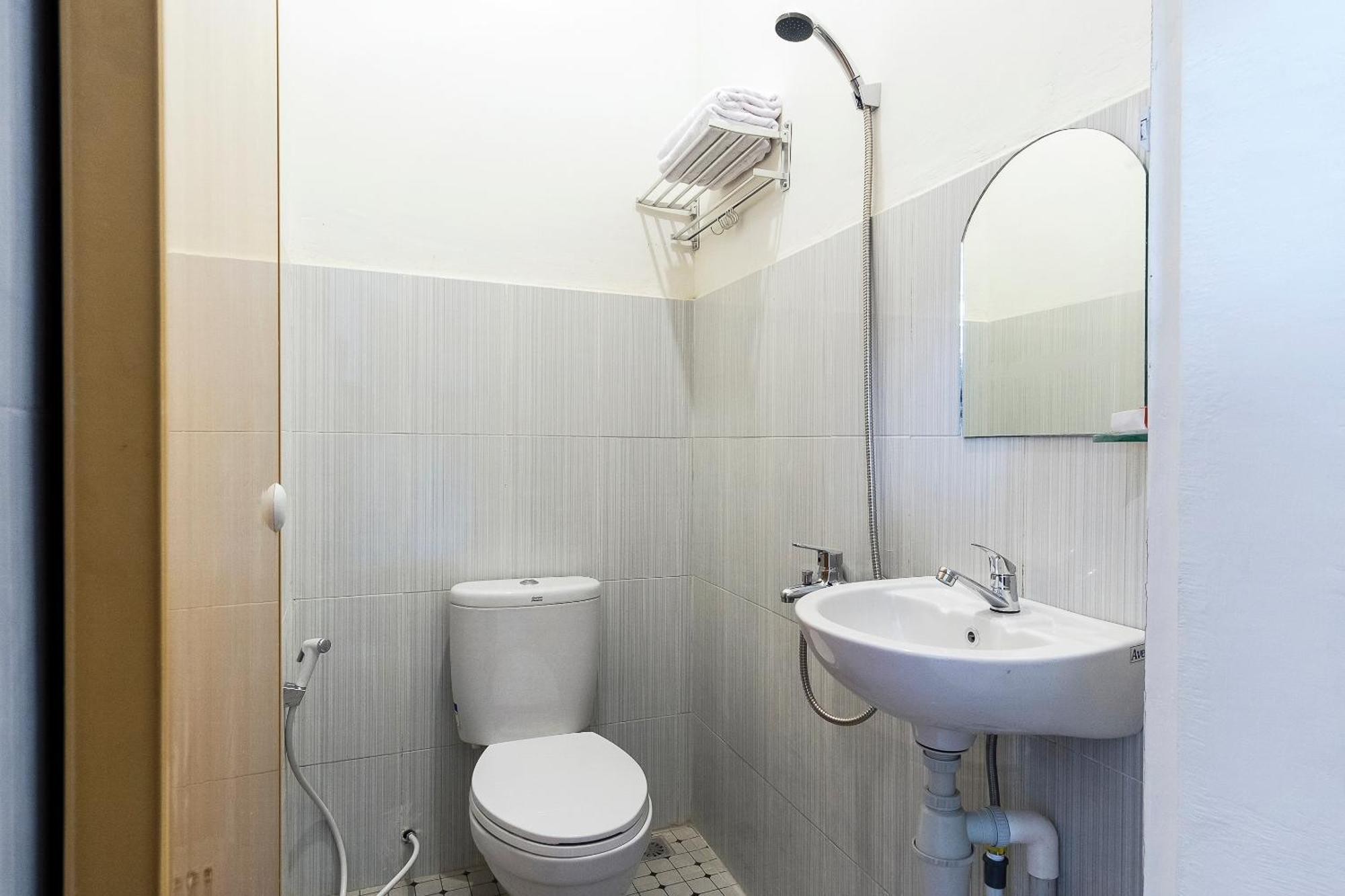 Super Oyo Capital O 873 Kamani Homestay Syariah Medan Exterior foto