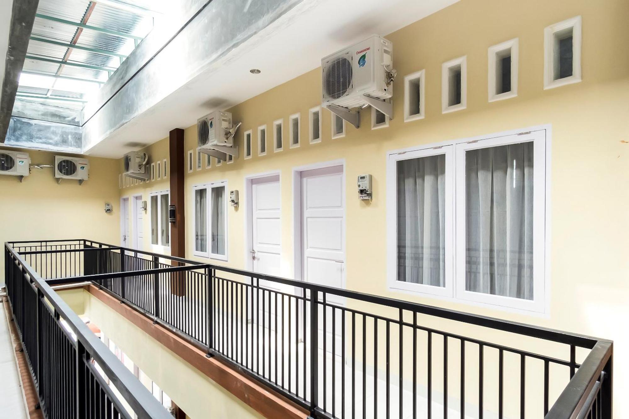 Super Oyo Capital O 873 Kamani Homestay Syariah Medan Exterior foto